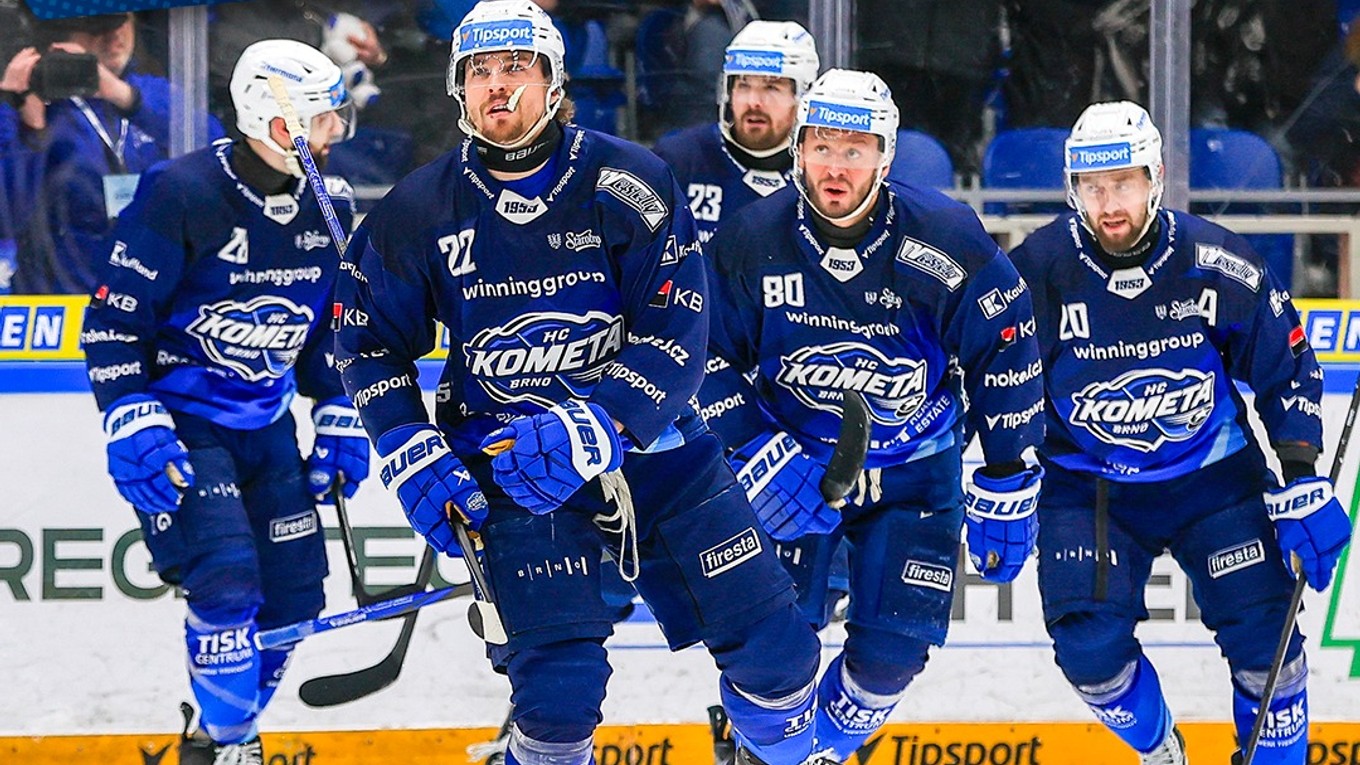 Kristián Pospíšil oslavuje gól za Kometu Brno.