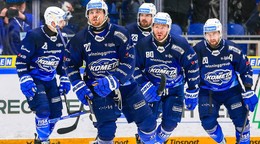 Kristián Pospíšil oslavuje gól za Kometu Brno.