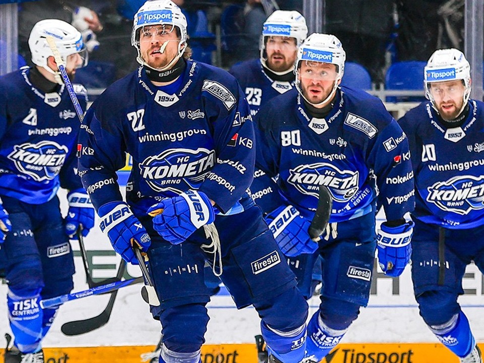 Kristián Pospíšil oslavuje gól za Kometu Brno.