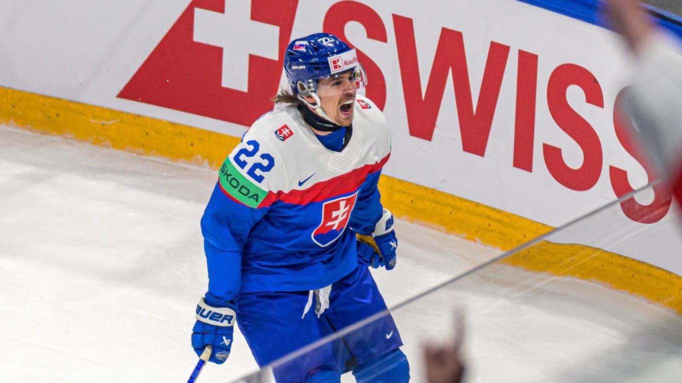 Kristián Pospíšil (Slovensko) sa teší z gólu počas zápasu základnej B-skupiny Slovensko - Nórsko na MS v hokeji 2026. 