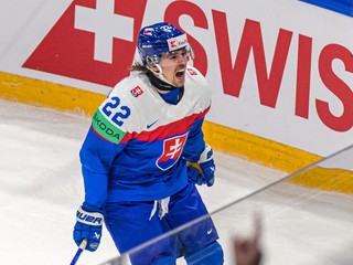 Kristián Pospíšil (Slovensko) sa teší z gólu počas zápasu základnej B-skupiny Slovensko - Nórsko na MS v hokeji 2026. 