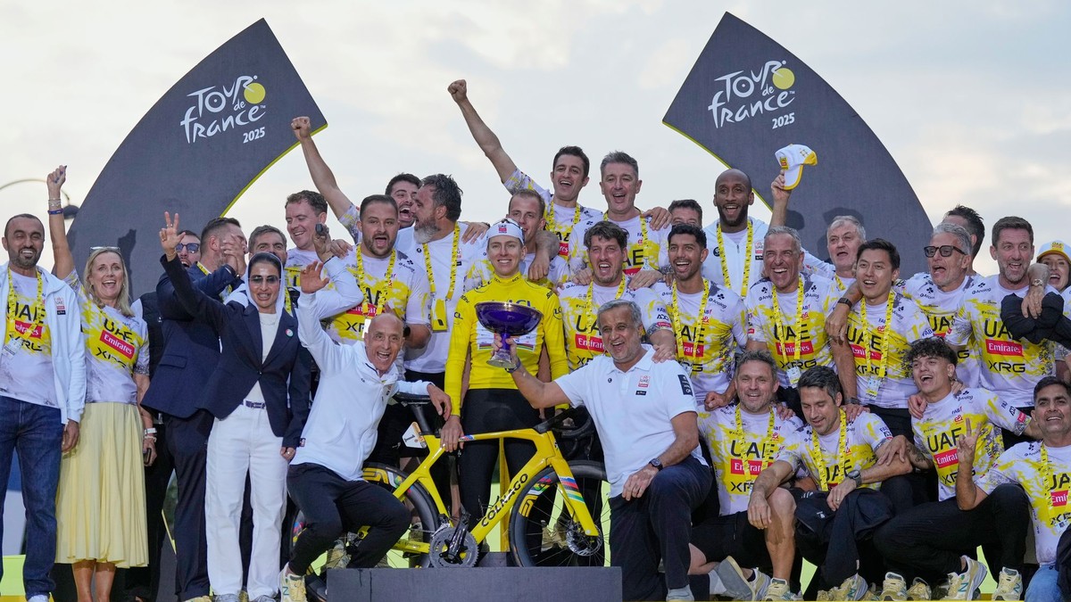 Tadej Pogačar po triumfe na Tour de France 2025.