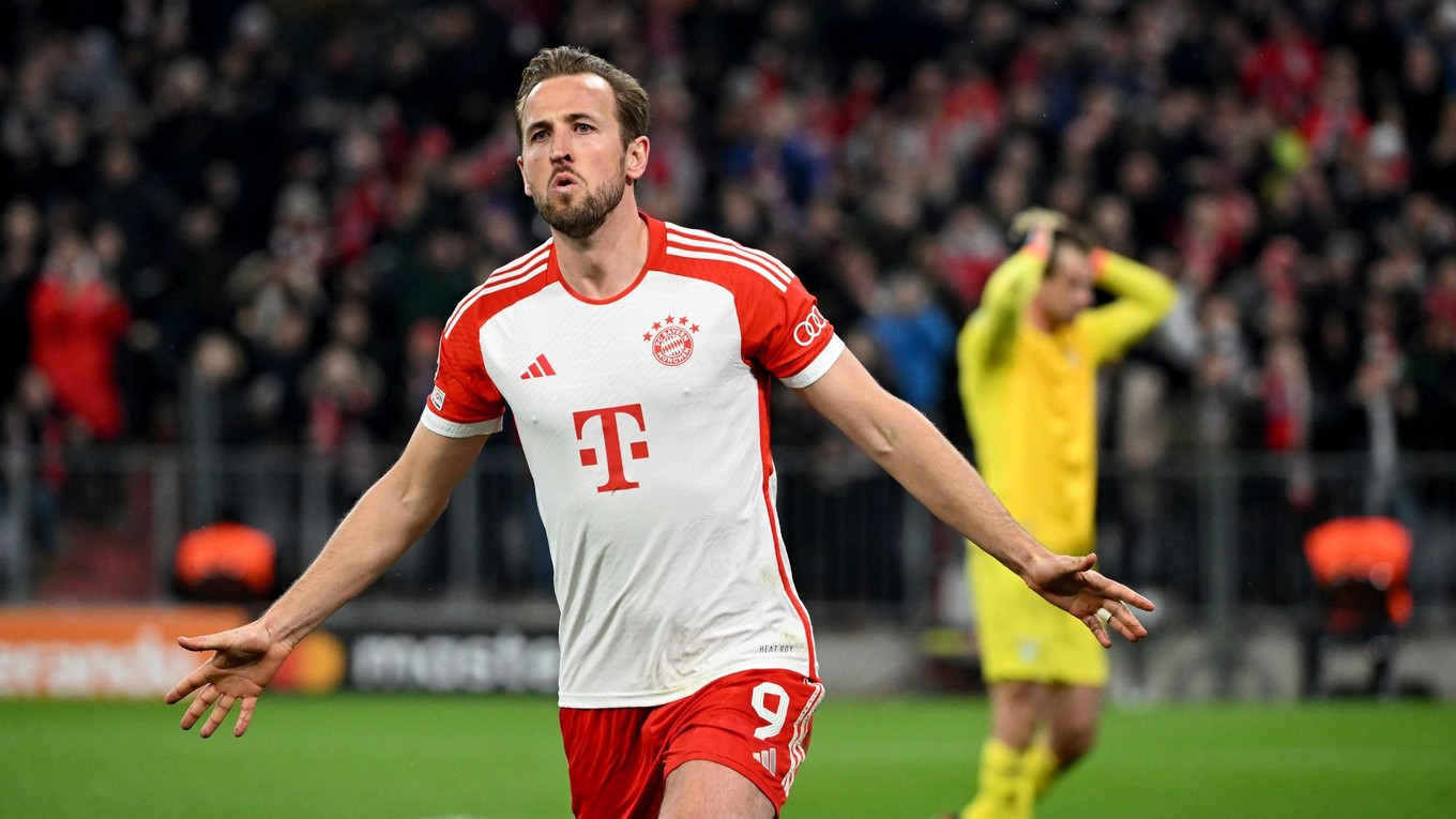 Harry Kane oslavuje gól v zápase Bayern Mníchov - Lazio Rím v osemfinále Ligy majstrov