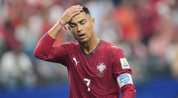 Na snímke kapitán Portugalska Cristiano Ronaldo reaguje v osemfinálovom dueli Portugalsko - Španielsko.