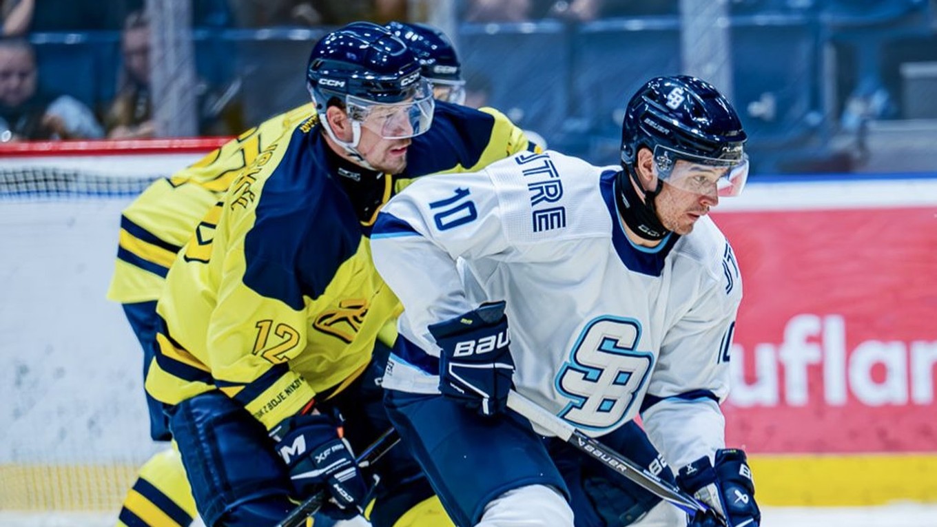 Momentka zo zápasu HC Slovan Bratislava - Berani Zlín