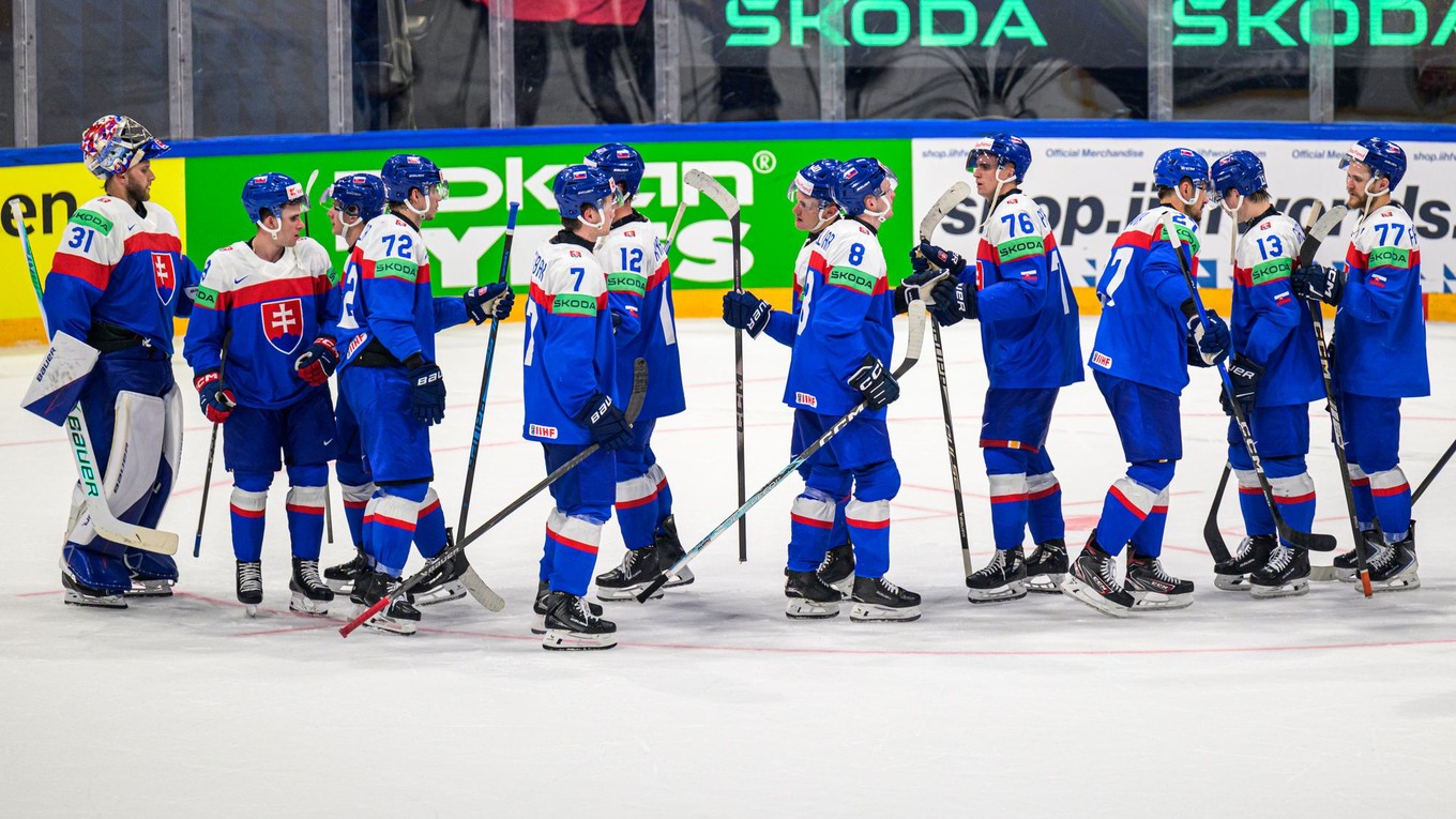Hokejisti Slovenska po skončení zápasu základnej B-skupiny Švédsko - Slovensko na MS v hokeji 2026.