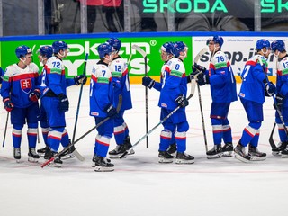 Hokejisti Slovenska po skončení zápasu základnej B-skupiny Švédsko - Slovensko na MS v hokeji 2026. 