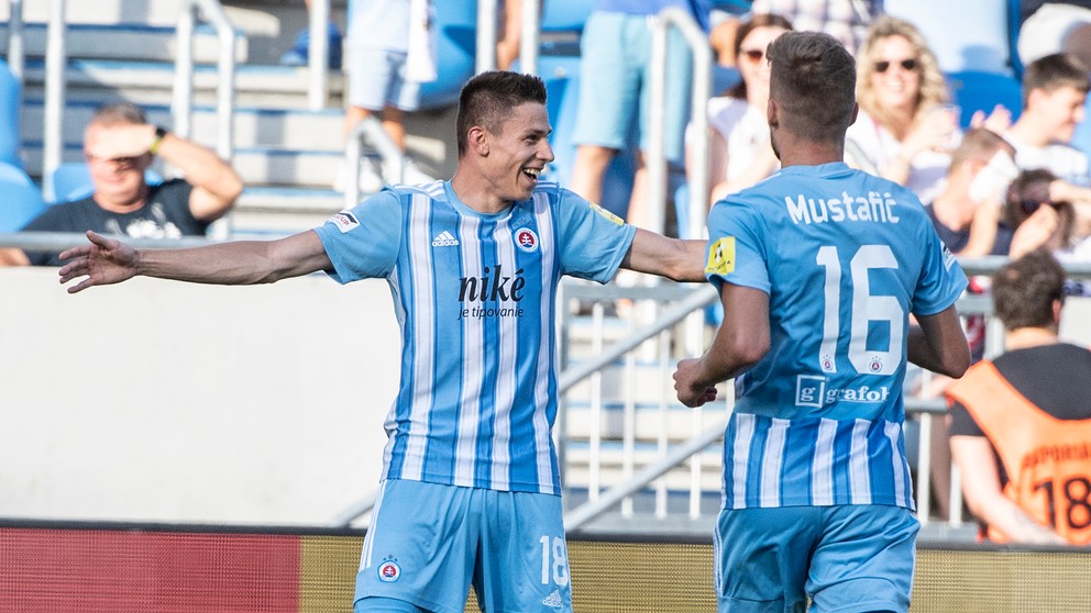 David Hrnčár v drese Slovana Bratislava.