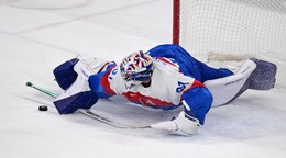 Brankár Samuel Hlavaj (Slovensko) v zápase o 3. miesto Slovensko - Fínsko na ZOH 2026.