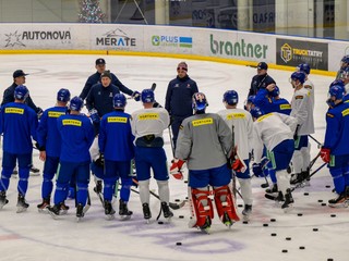 Slovenský hokejový reprezentačný tím mužov počas tréningu na zraze slovenskej hokejovej reprezentácie pred blížiacim sa Vianočným Kaufland Cupom.