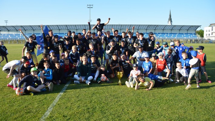 Radosť futbalistov FK Spišská Nová Ves, víťaza III. ligy Východ.