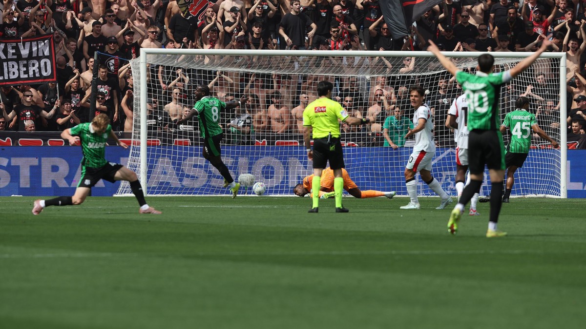 Sassuolo oslavuje gól. 