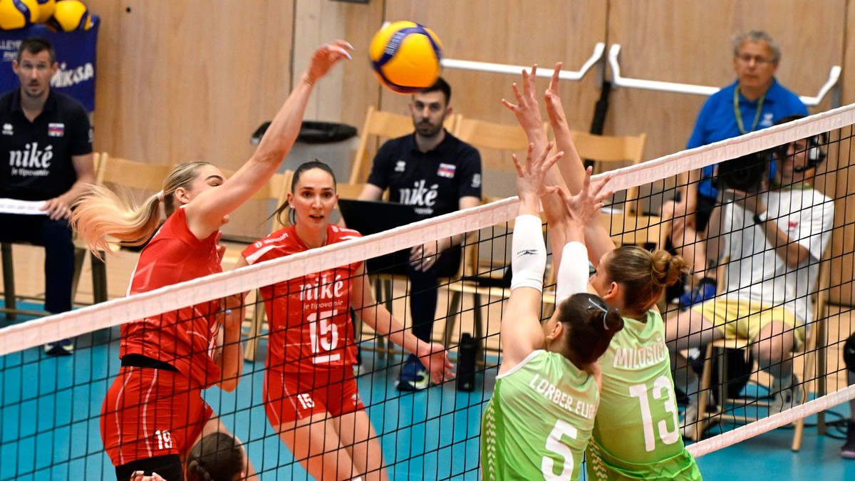zľava Katarína Kormendyová, Karolína Fričová (obe Slovensko), Lorena Lorberová Fijoková a Nika Milošičová (obe Slovinsko)