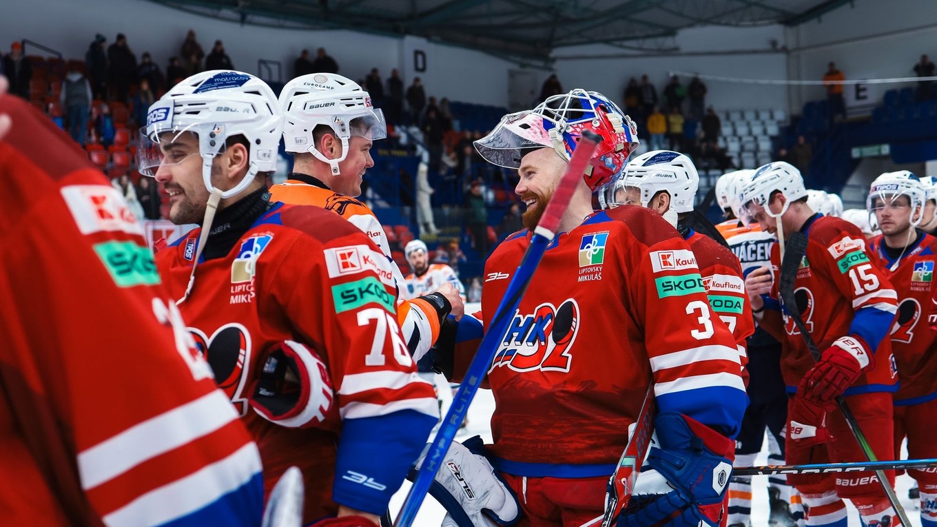 Radosť z víťazstva hokejistov Liptovského Mikuláša.