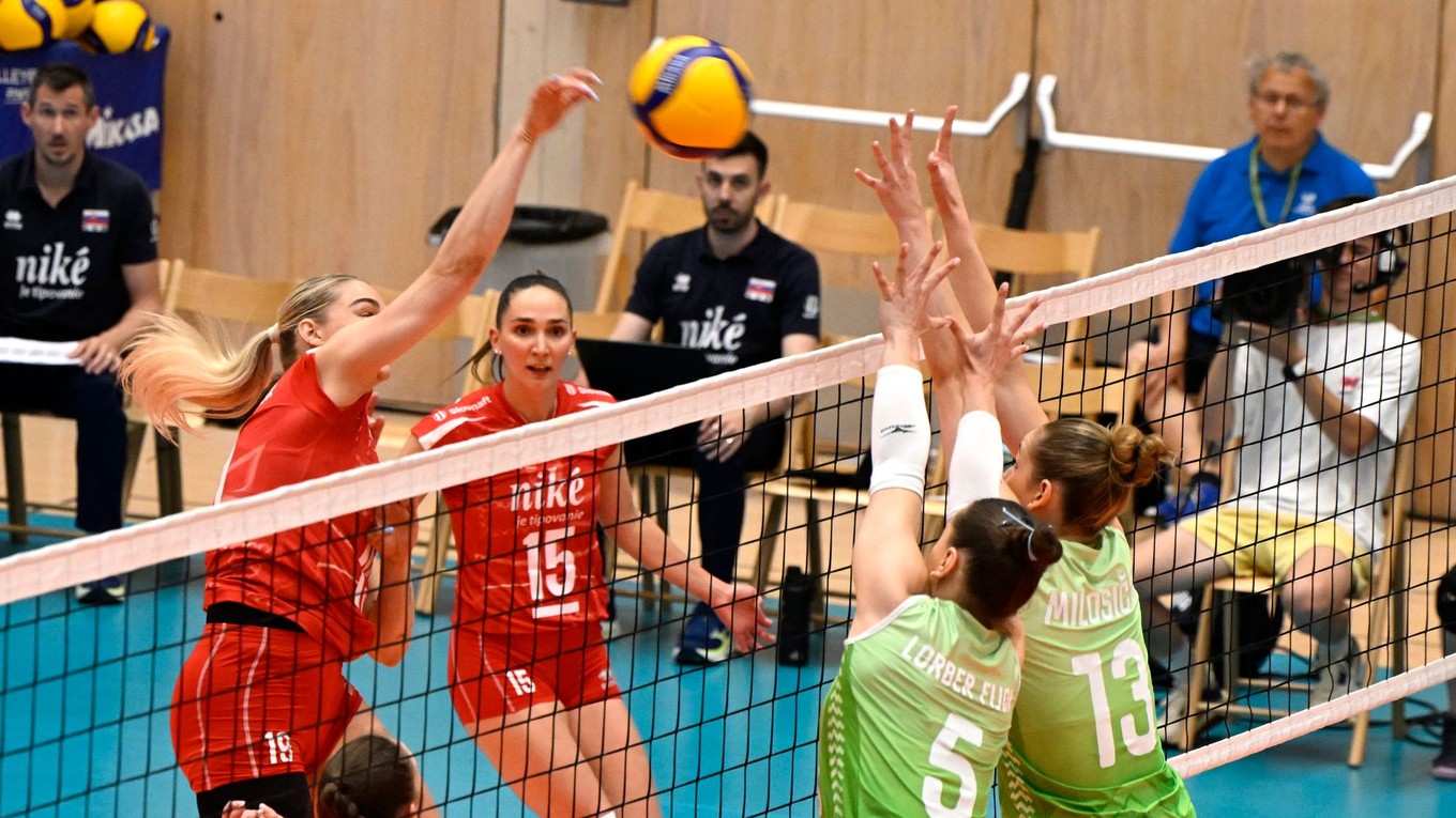zľava Katarína Kormendyová, Karolína Fričová (obe Slovensko), Lorena Lorberová Fijoková a Nika Milošičová (obe Slovinsko)