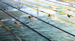 Snímka zo slávnostného otvorenia Národného olympijského centra plaveckých športov a 24 - hodinové plávanie v Košiciach.