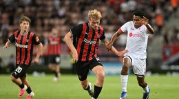 Na snímke vľavo hráč Trnavy Tijmen Wildeboer a hráč CSKA Diego Medina počas prvého zápasu 2. predkola Konferenčnej ligy FC Spartak Trnava - CSKA 1948 Sofia.