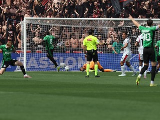 Sassuolo oslavuje gól. 