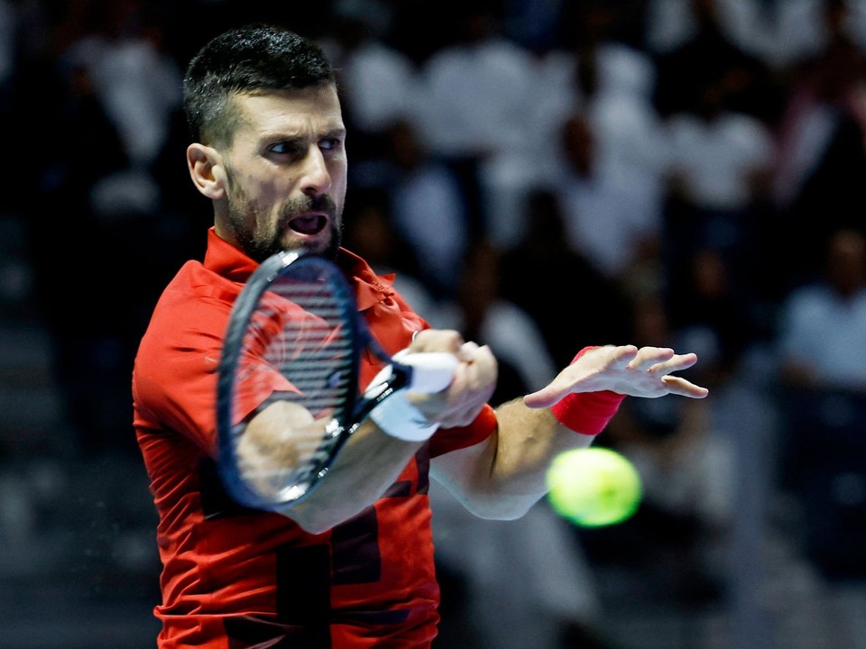 Novak Djokovič na exhibičnom turnaji v Saudskej Arábii.