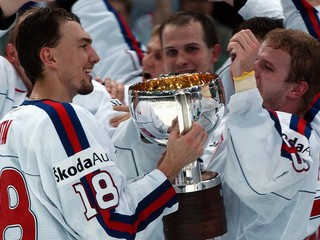 Slovensko získalo zlato na MS v hokeji 2002.
