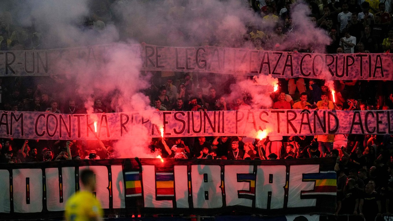 Rumunskí fanúšikovia.