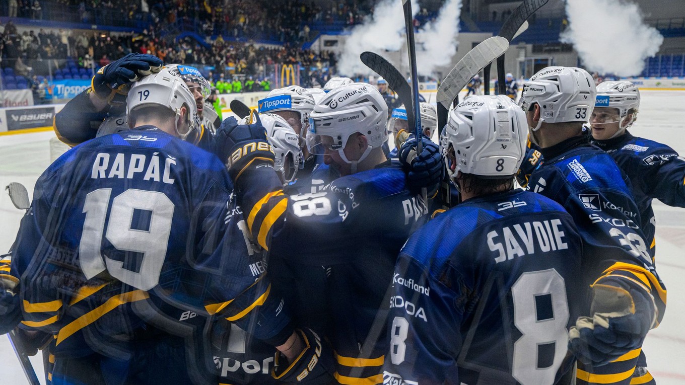 Hokejisti Spišskej Novej Vsi sa tešia.