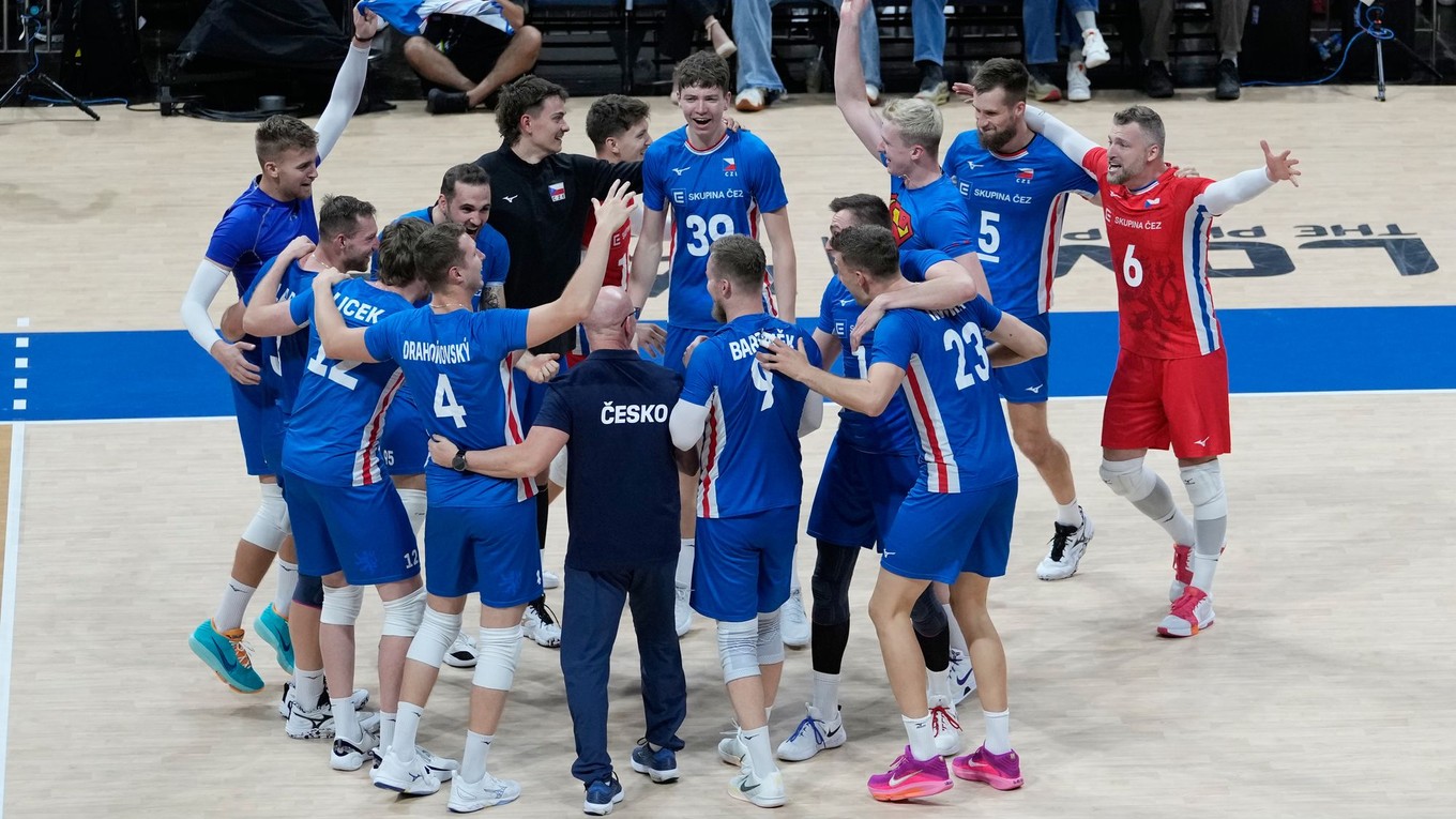 Radosť českých volejbalistov po postupe do semifinále MS.