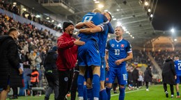 Hráč Slovenska Tomáš Bobček (8) oslavujúci svoj prvý gól v reprezentácií počas medzi Slovenskom a Severným Írskom 