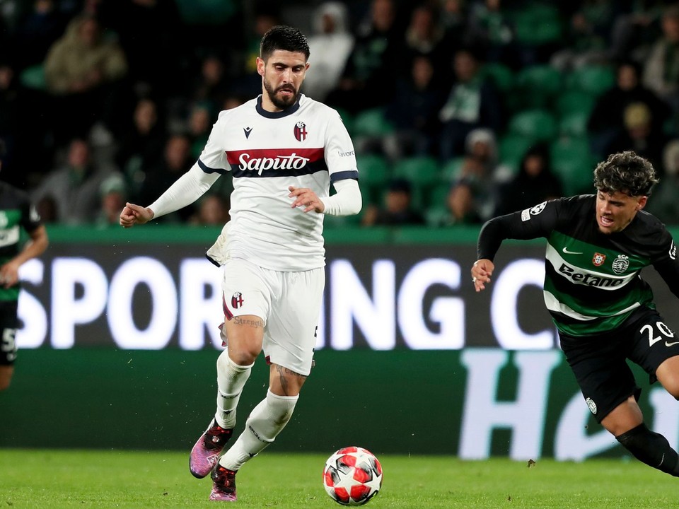 Martin Erlič (v strede) v drese Bologna FC. 