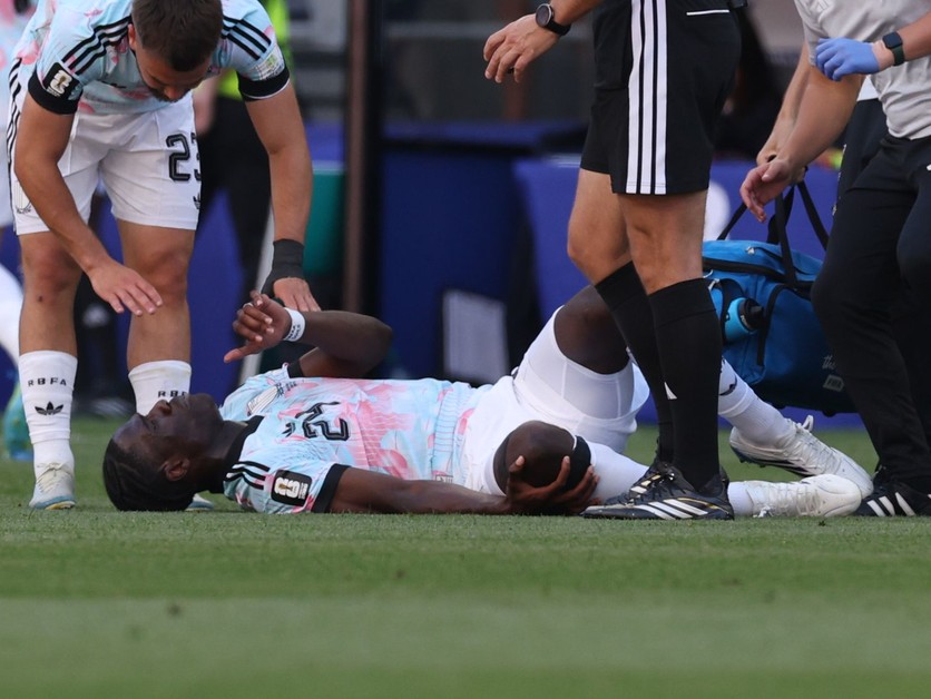 Zranený Amadou Onana