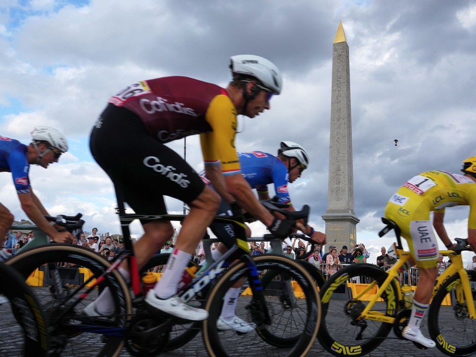 Momentka z Tour de France 2026.