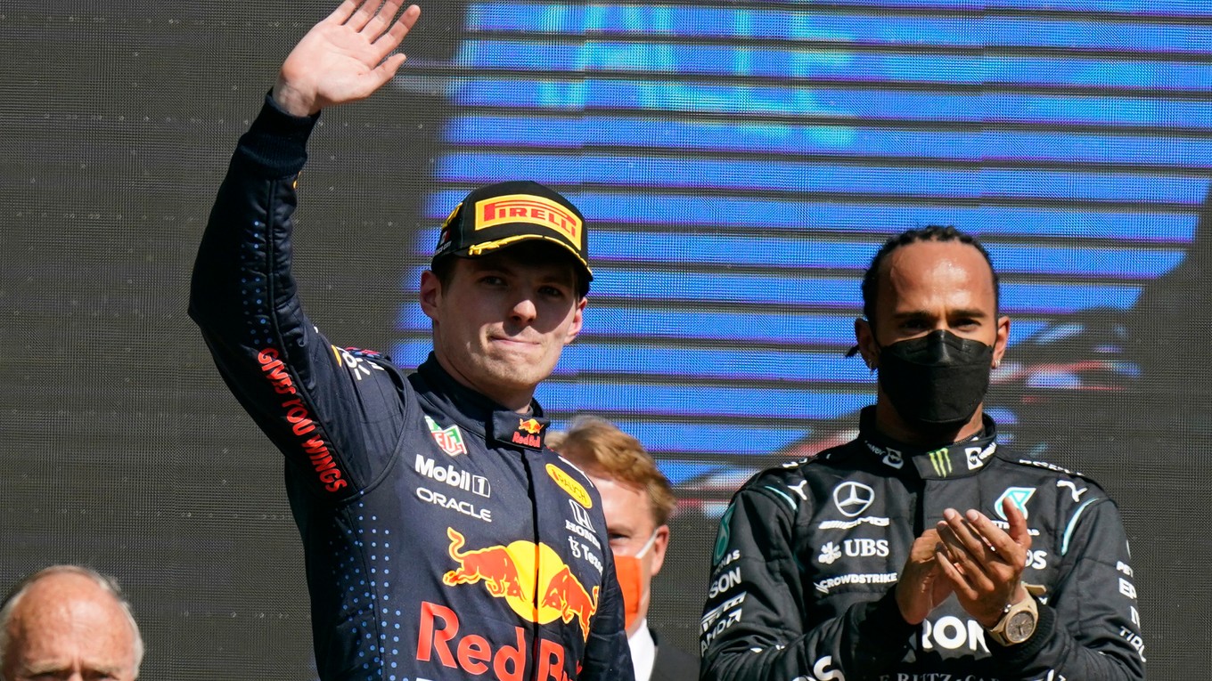Max Verstappen a Lewis Hamilton.  
Kto z nich sa stane majstrom sveta? 