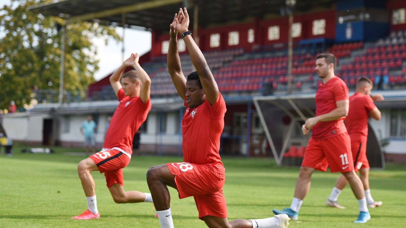 Bankole Olawale Adekuoroye na archívnej snímke v drese Serede.