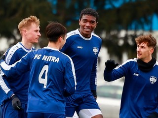 V obrane FC Nitra bude tvrdiť muziku Kolumbijčan Andres Cayola (v strede).