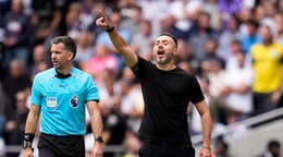 Tréner Tottenhamu Hotspur Roberto De Zeri.