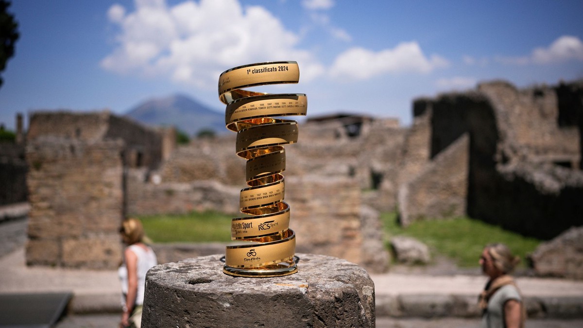 Trofej pre víťaza Giro d'Italia. 
