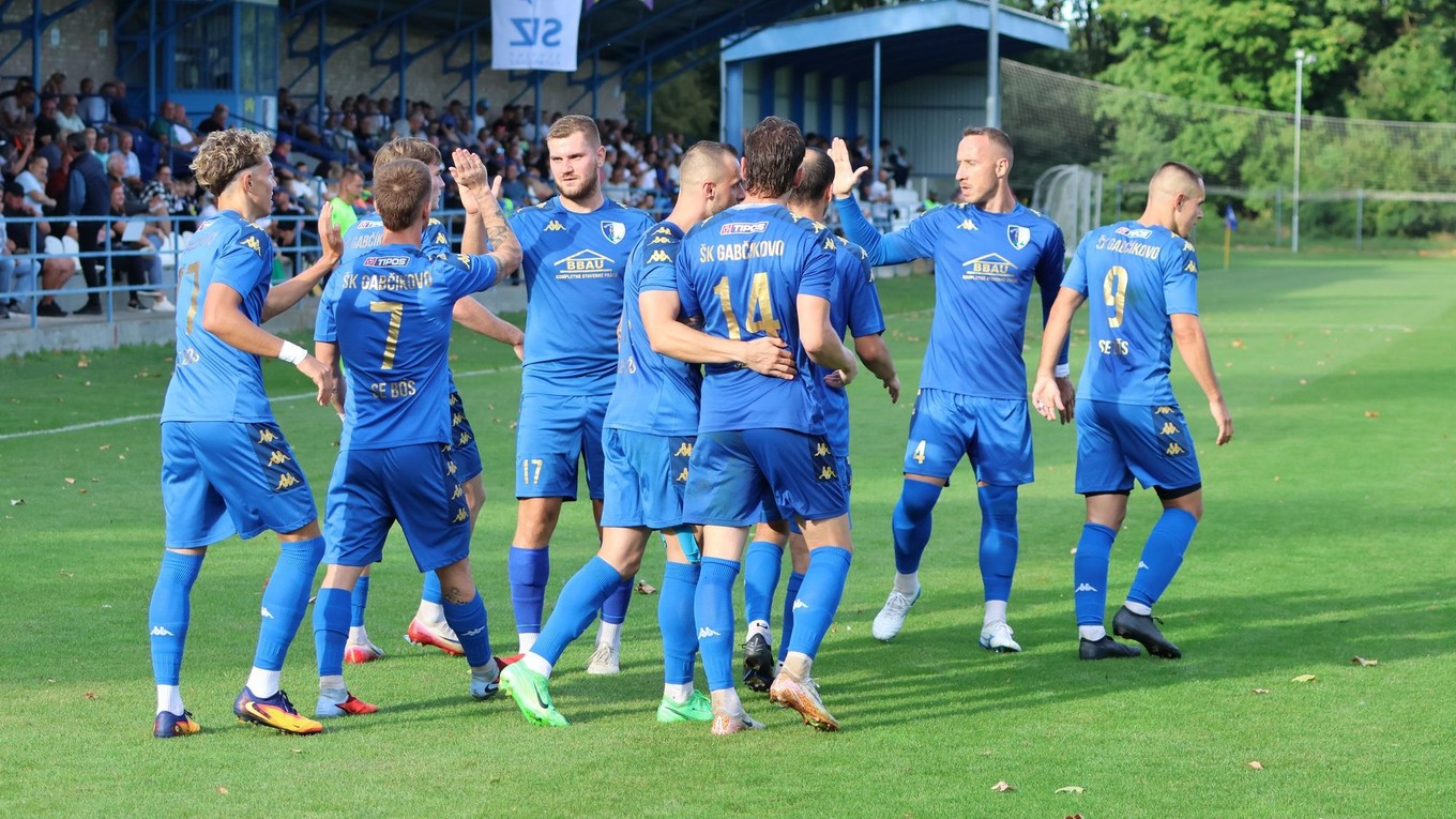 Futbalisti Gabčíkova.