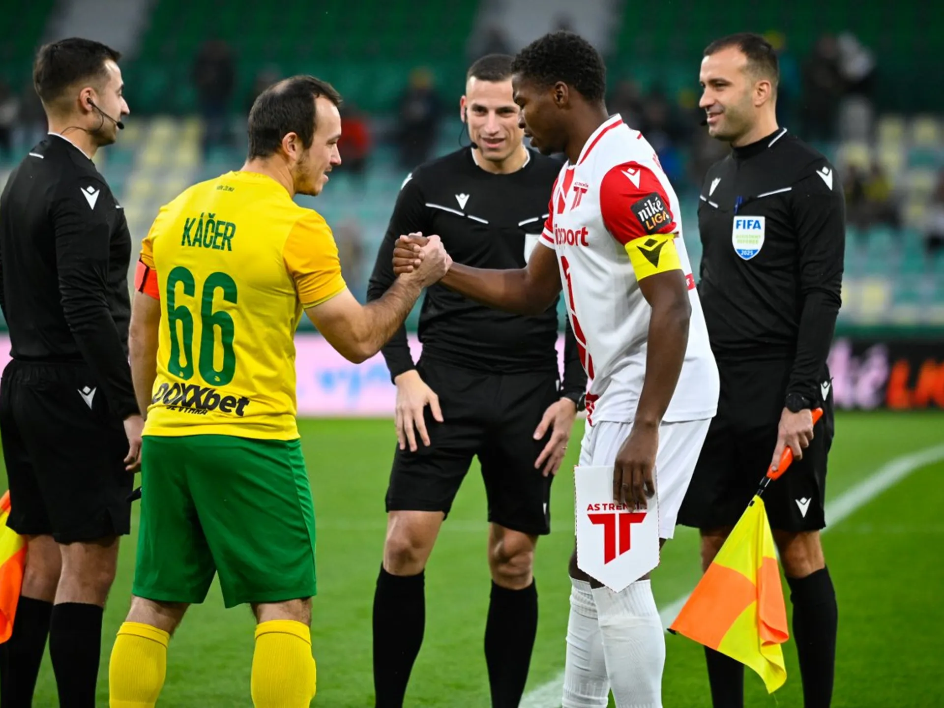 Žilina potrebuje v ceste za domácim finále prejsť cez Trenčín. 