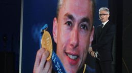 Bývalý britský atlét Jonathan Edwards je svetovým rekordérom v trojskoku. 