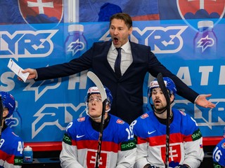 Tréner slovenskej hokejovej reprezentácie Vladimír Országh počas MS v hokeji 2025.