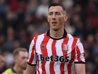Róbert Boženík v drese Stoke City.