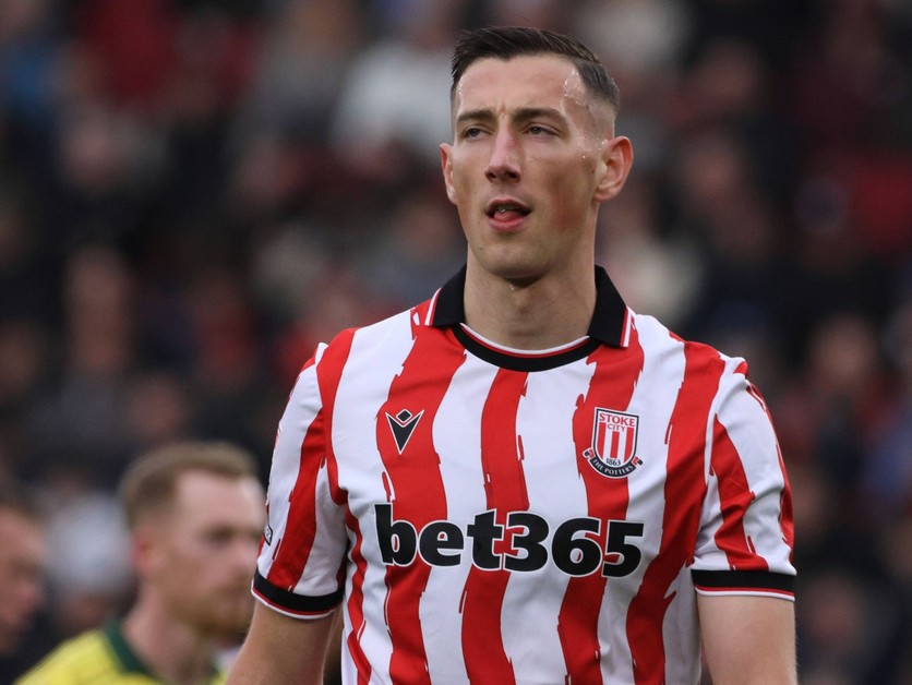 Róbert Boženík v drese Stoke City.