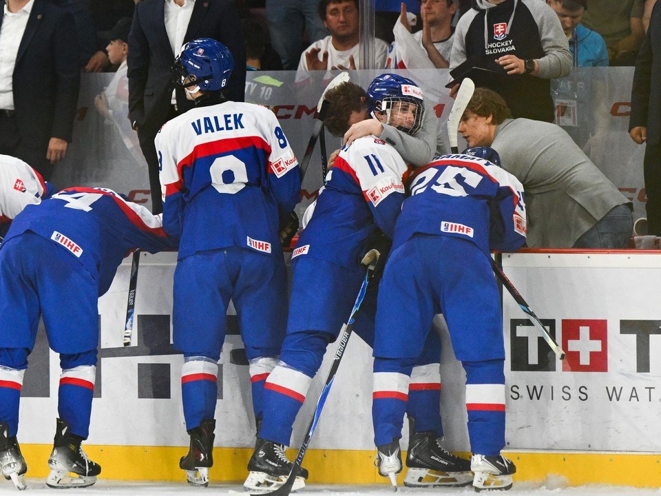 Slovenskí hokejisti do 18 rokov. 