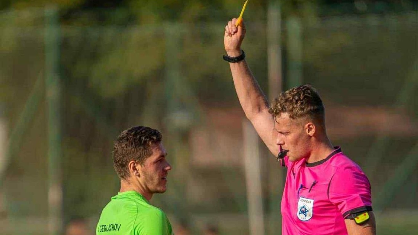 Rozhodca Šimon Ľaš.