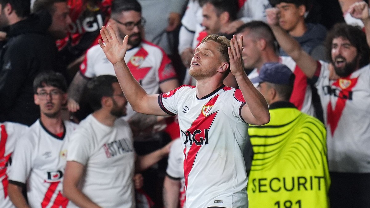Rayo Vallecano oslavuje gól. 