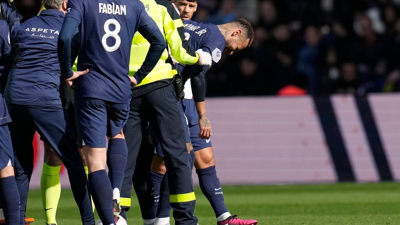 Zranenie brazílskeho futbalistu Neymara v zápase proti Lille.