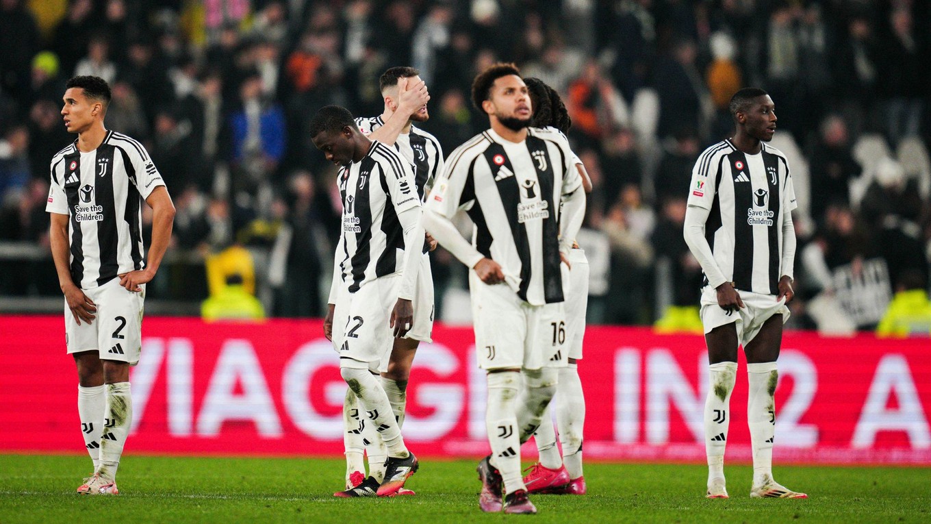 Juventus players react after losing a penalty shootout in an Italian Cup quarterfinal soccer match between Juventus and Empoli at the Allianz Stadium in Turin, Italy, Wednesday, Feb. 26, 2025 (Marco Alpozzi/LaPresse via AP)

- Coppa Italia;Italia;FC Juventus;Empoli;esultanza