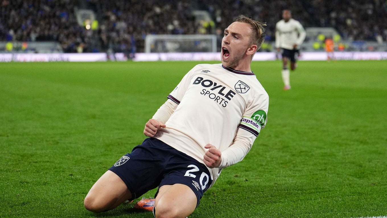 Jarrod Bowen oslavuje gól v zápase 6. kola Premier League medzi Evertonom a West Hamom United.