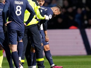 Zranenie brazílskeho futbalistu Neymara v zápase proti Lille.