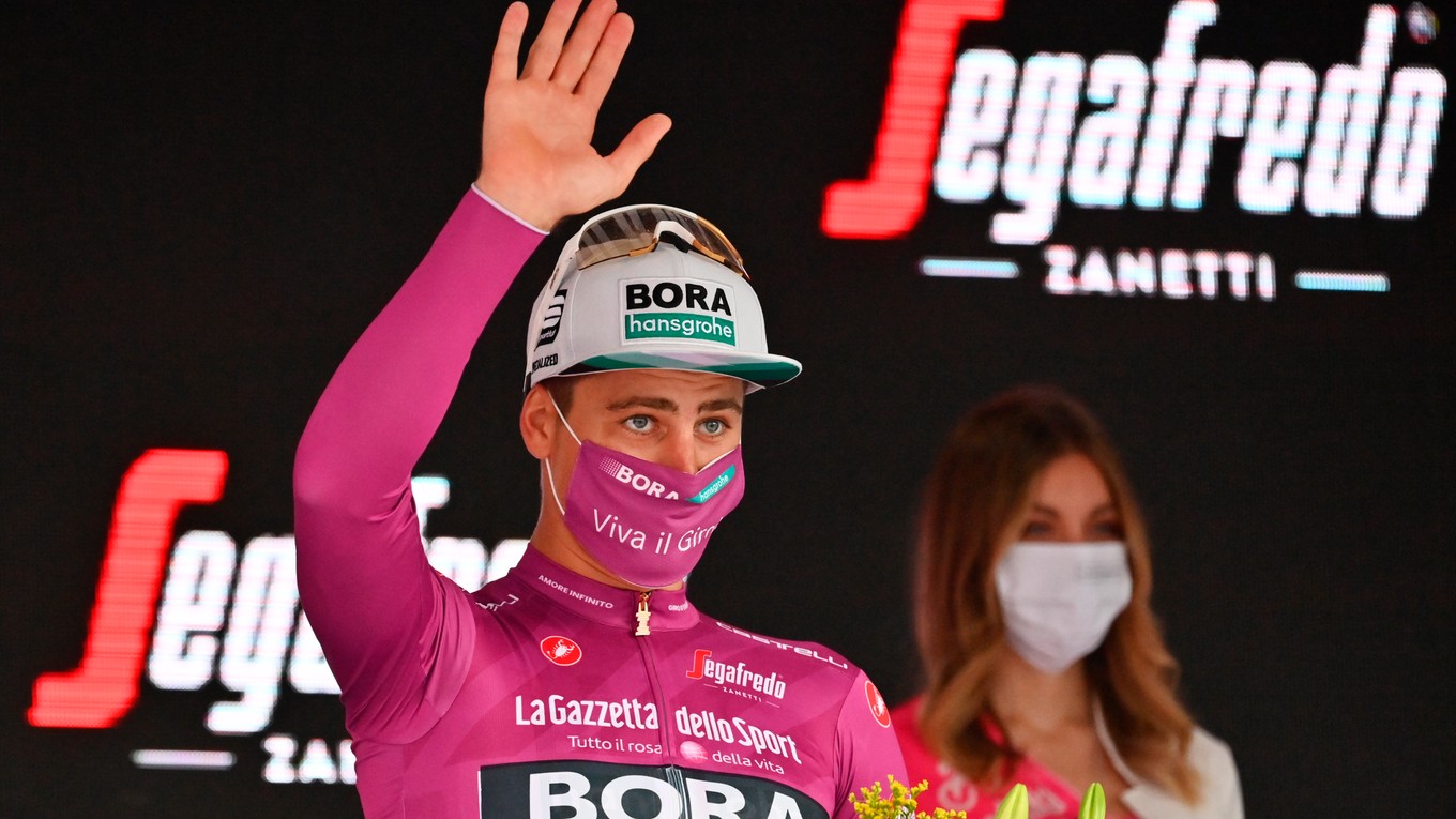 Peter Sagan v cyklámenovom drese dnes ide 12. etapu na Giro d'Italia 2021, naživo LIVE.